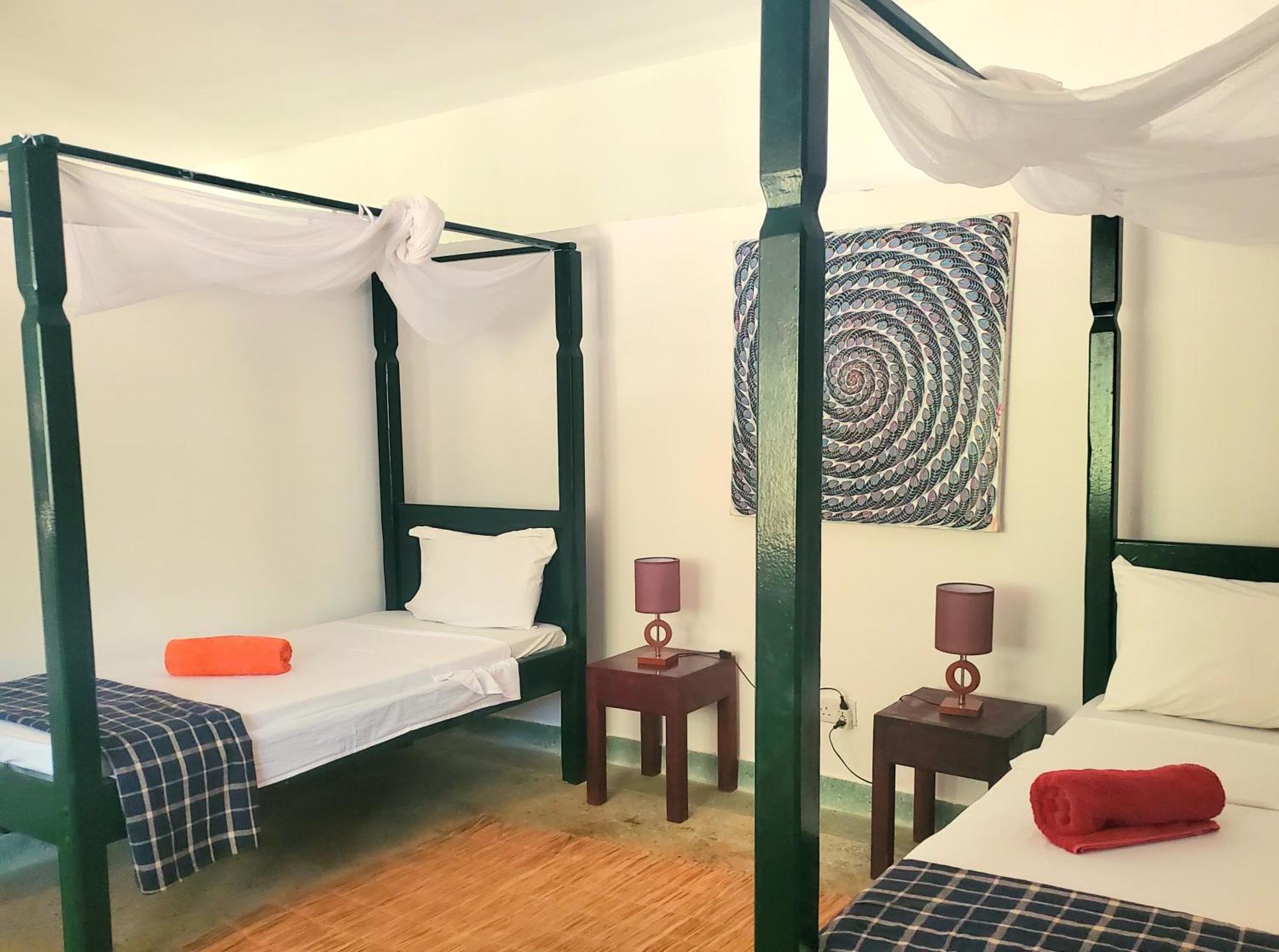 Hotel Promised Land 3*